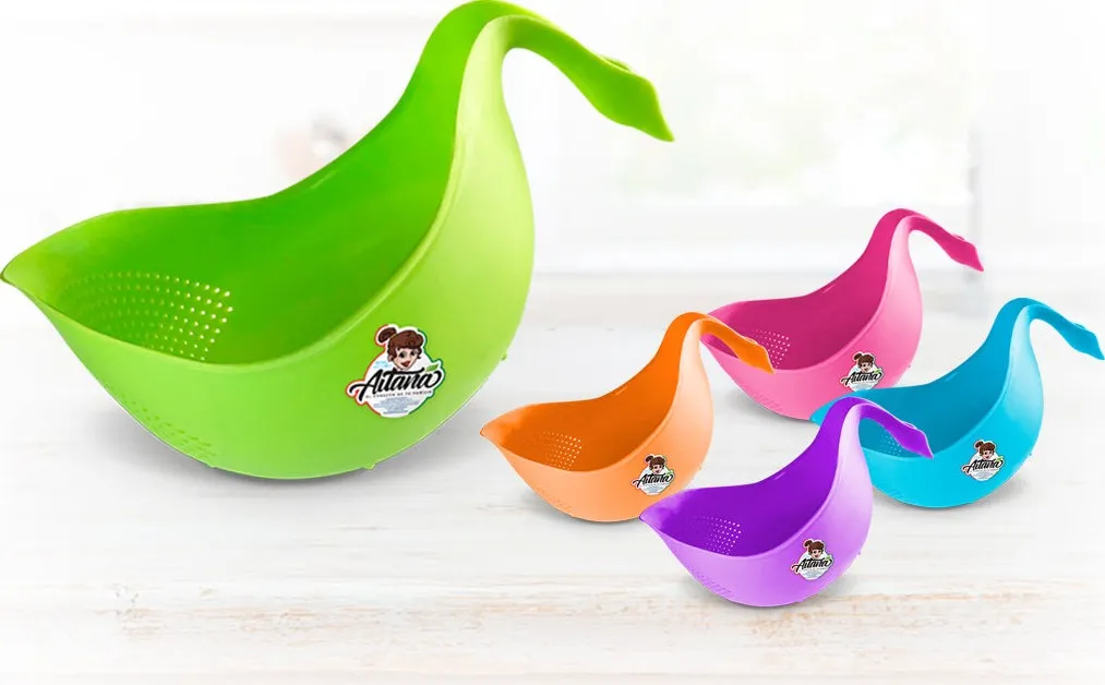 Colador Cisne Diseño exclusivo de Plásticos Aitana